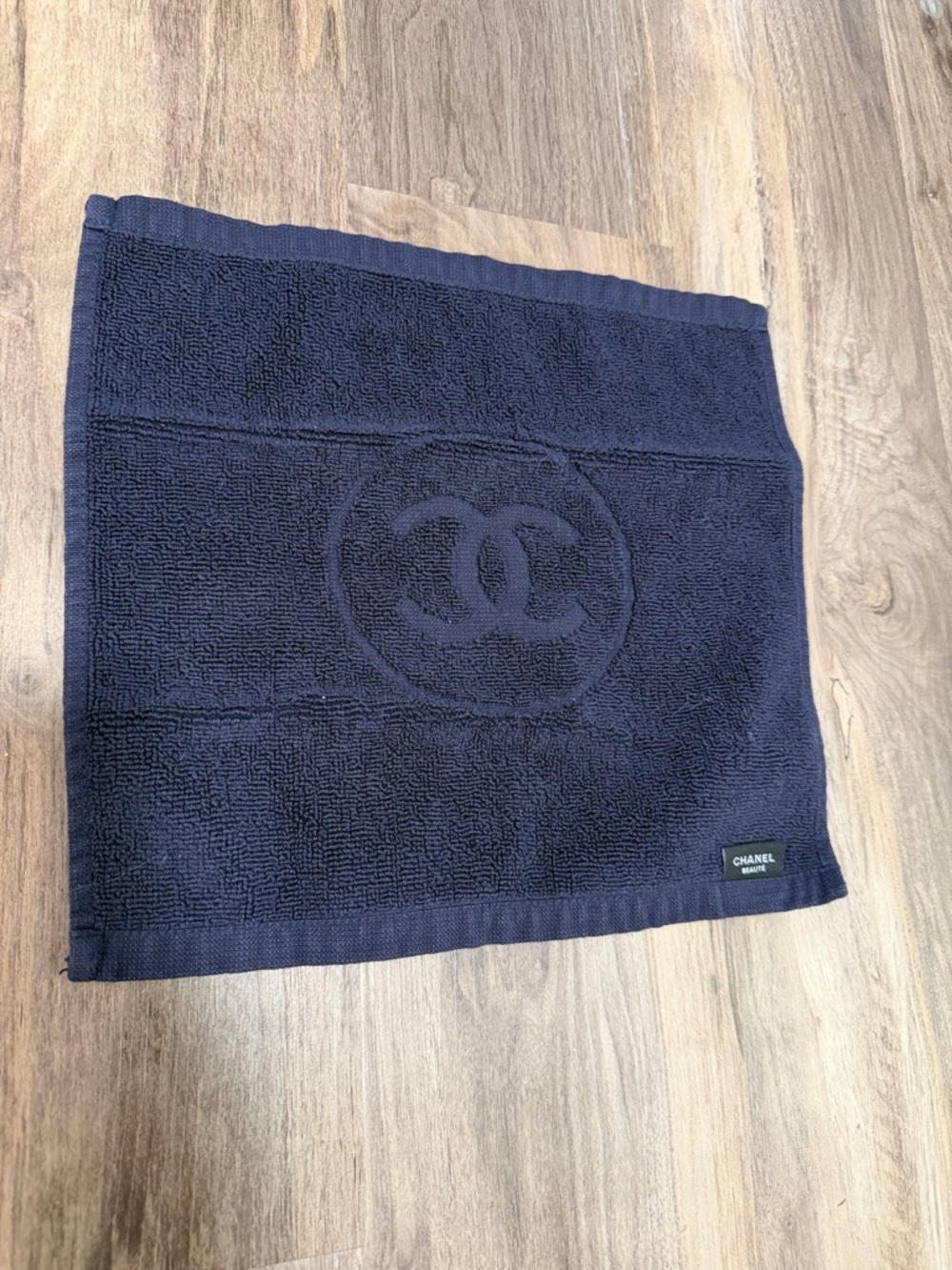 CHANEL Dark Blue/black Embossed CC Hand Towels 2